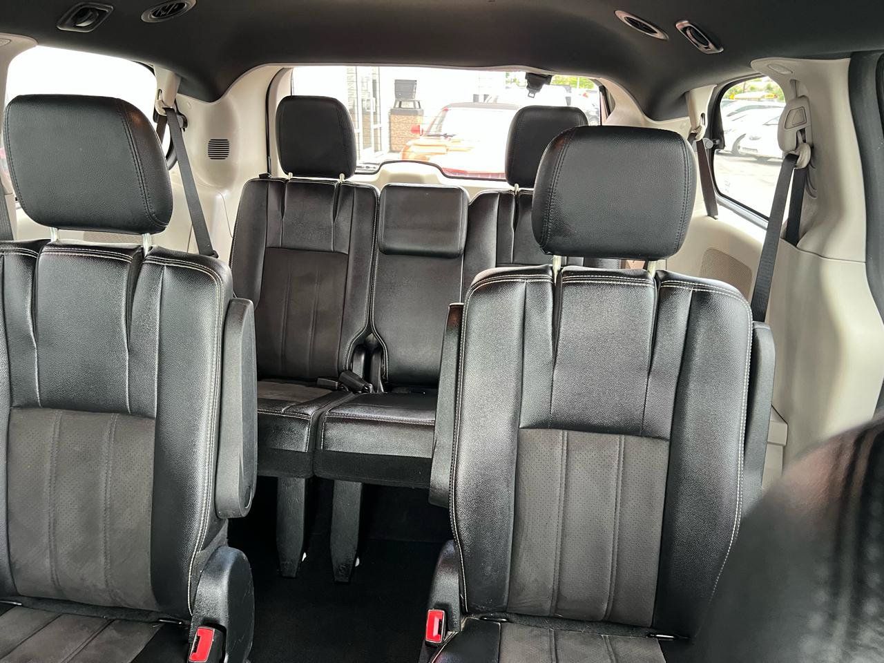 Used 2019 Dodge Grand Caravan SXT FWD image 13
