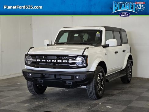 New 2026 Ford Bronco Outer Banks AWD/4WD image 4