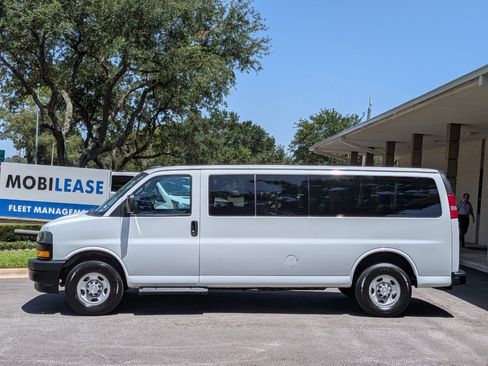 Used 2023 Chevrolet Express 3500 LS RWD image 8