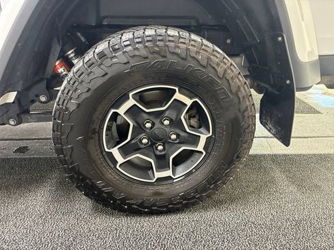Used 2021 Jeep Gladiator Mojave w/ Cold Weather Group AWD/4WD image 9