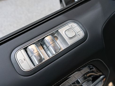 Used 2025 Mercedes-Benz G 63 AMG 4MATIC image 14