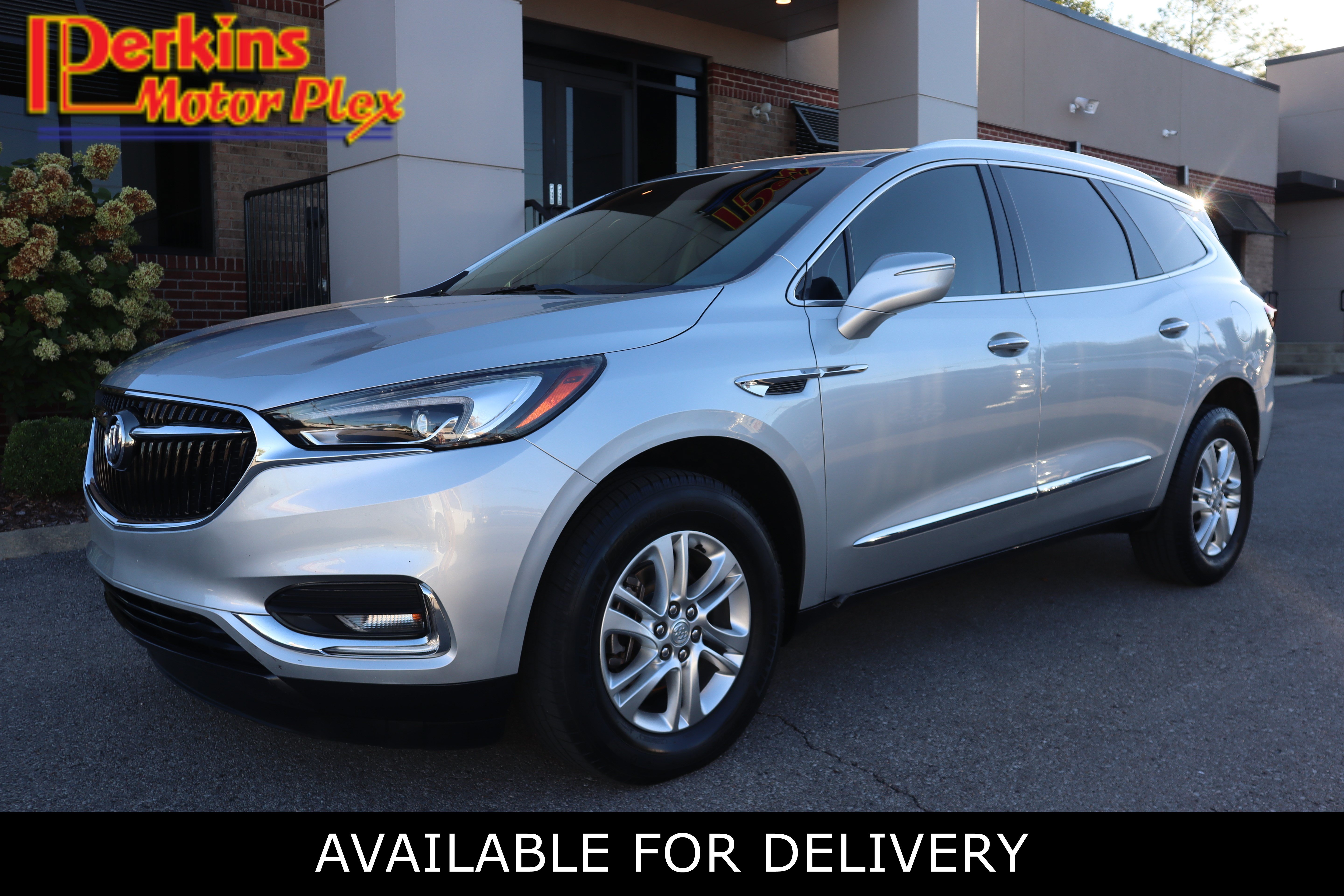 Used 2020 Buick Enclave Essence FWD image 1