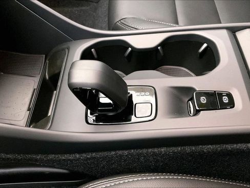 New 2026 Volvo XC40 B5 Core w/ Climate Package image 29