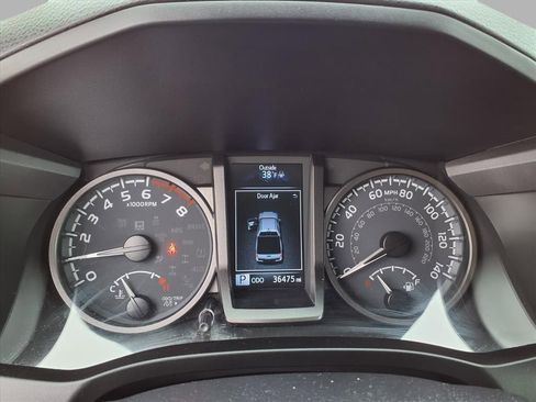 Used 2022 Toyota Tacoma TRD Sport image 14