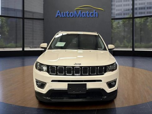 Used 2019 Jeep Compass Latitude w/ Popular Equipment Group AWD/4WD image 3