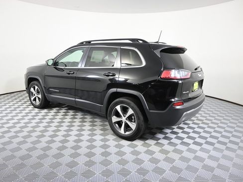 Used 2022 Jeep Cherokee Limited image 4