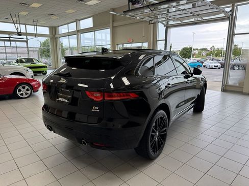 Used 2019 Jaguar F-PACE S image 8