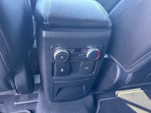 Used 2022 Ford Explorer XLT w/ Equipment Group 202A RWD image 26