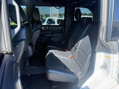 Used 2025 Ford Bronco Outer Banks AWD/4WD image 9