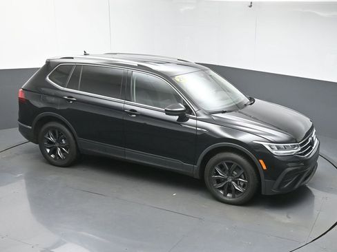 Used 2024 Volkswagen Tiguan SE image 42