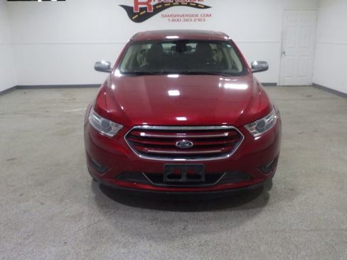 Used 2018 Ford Taurus Limited image 6