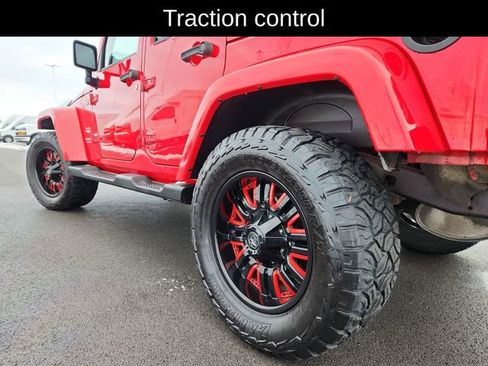 Used 2012 Jeep Wrangler Unlimited Sahara image 18