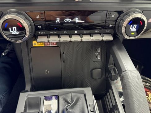 New 2025 Toyota Tacoma Limited image 19