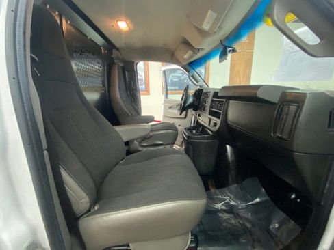 Used 2021 Chevrolet Express 2500 w/ Driver Convenience Package image 19