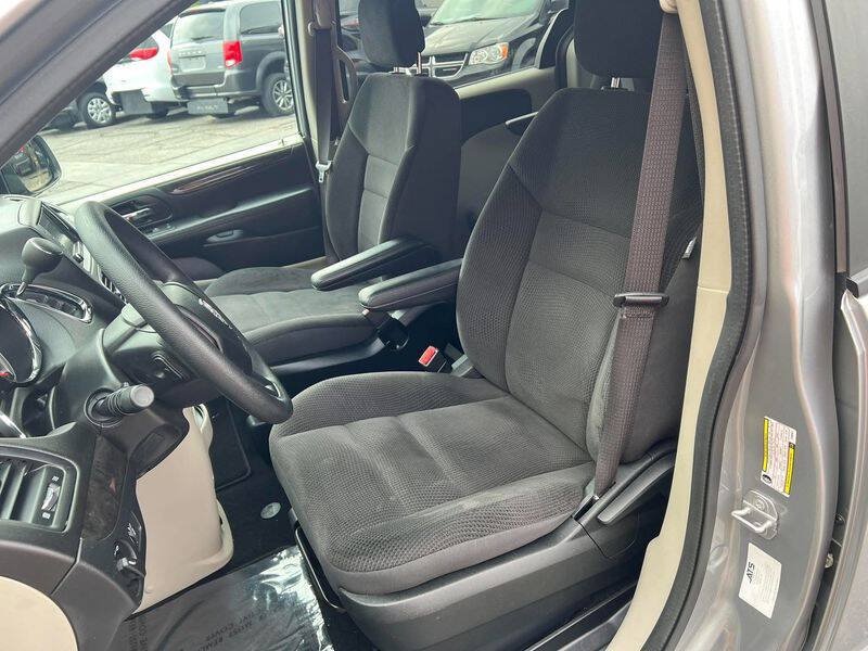 Used 2018 Dodge Grand Caravan SE w/ UConnect Hands-Free Group FWD image 20