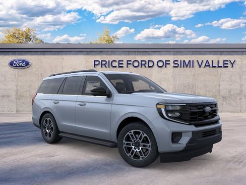 Used 2026 Ford Expedition Active AWD/4WD image 7