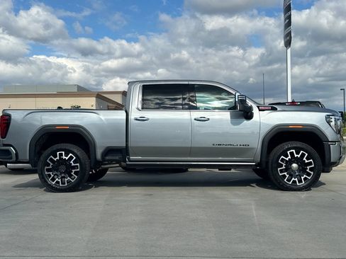 New 2026 GMC Sierra 2500 Denali w/ Technology Package AWD/4WD image 9