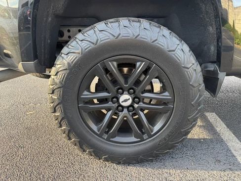 Used 2020 Chevrolet Colorado W/T w/ Custom Special Edition image 10