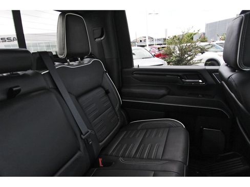 Used 2025 GMC Sierra 2500 AT4X AWD/4WD image 15
