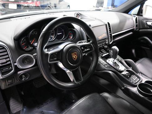 Used 2018 Porsche Cayenne Platinum Edition image 10