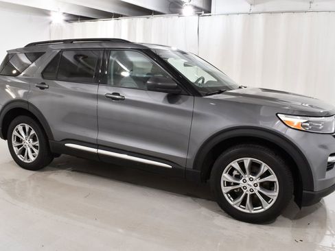 Used 2022 Ford Explorer XLT w/ Equipment Group 202A AWD/4WD image 5