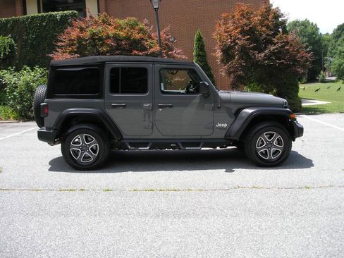 Used 2021 Jeep Wrangler Unlimited Sport AWD/4WD image 9