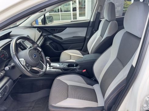 Used 2019 Subaru Crosstrek 2.0i Premium w/ Moonroof Package AWD/4WD image 9