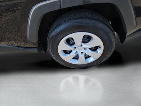 Used 2025 Toyota RAV4 LE image 31