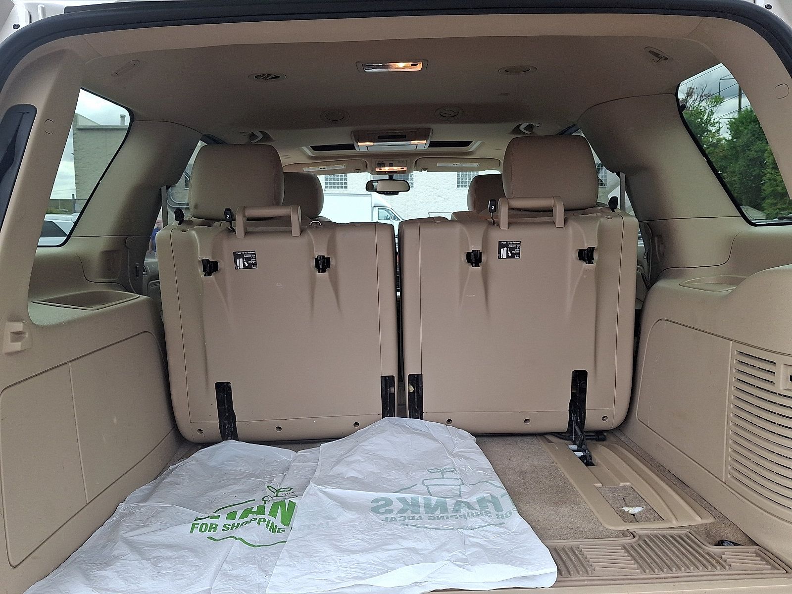 Used 2014 Cadillac Escalade Luxury AWD/4WD image 28