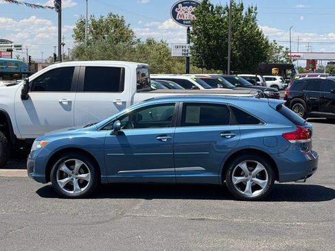 Used 2012 Toyota Venza Limited w/ Tow Pkg AWD/4WD image 2