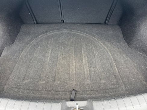 Used 2017 Hyundai Elantra SE FWD image 16