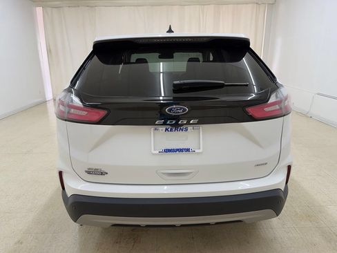 Used 2024 Ford Edge SEL w/ Convenience Package AWD/4WD image 4