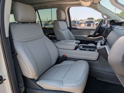 New 2025 Ford Expedition Max Active image 50