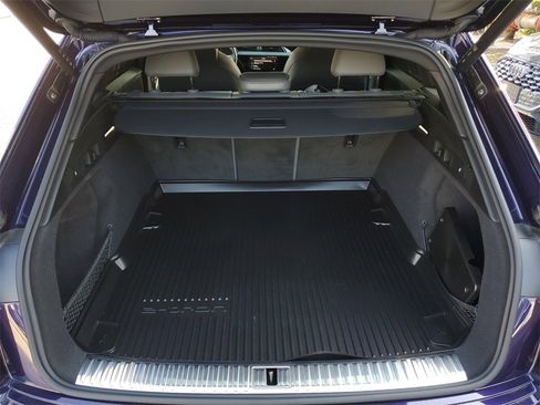 Used 2023 Audi e-tron S Prestige w/ Prestige Package image 29