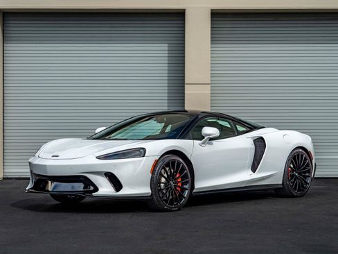 Used 2020 McLaren GT RWD image 4