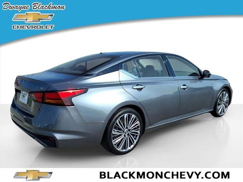 Used 2023 Nissan Altima 2.5 SL image 3