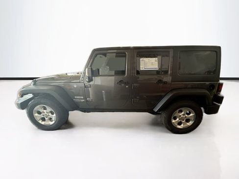 Used 2018 Jeep Wrangler Unlimited Sport w/ Connectivity Group AWD/4WD image 8