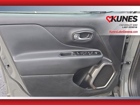 Used 2022 Jeep Renegade Latitude w/ Convenience Group image 15