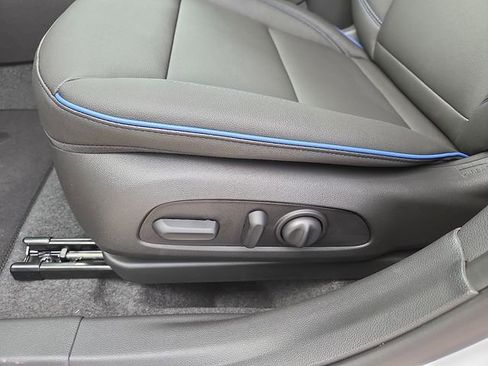 New 2026 Buick Envista Sport Touring w/ Convenience I Package FWD image 9