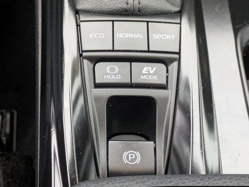 Used 2025 Toyota Camry LE image 14