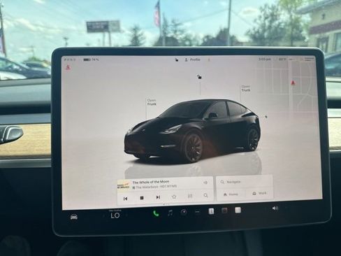Used 2024 Tesla Model Y Long Range AWD/4WD image 25