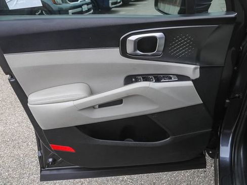 Used 2021 Kia Sorento S FWD image 23
