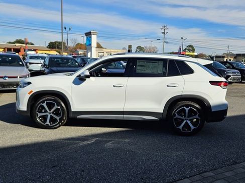 New 2026 Volkswagen Tiguan SE image 4