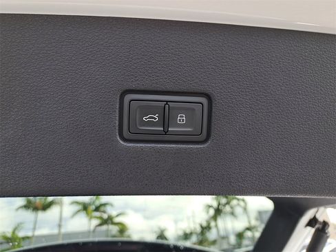 Certified 2024 Audi Q8 Premium Plus image 31