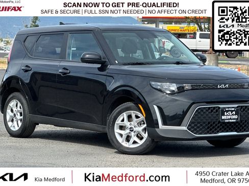 Used 2025 Kia Soul LX w/ LX Technology Package FWD image 1