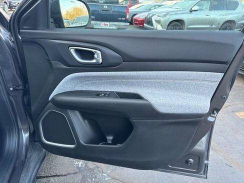 Used 2023 Jeep Compass Latitude image 26