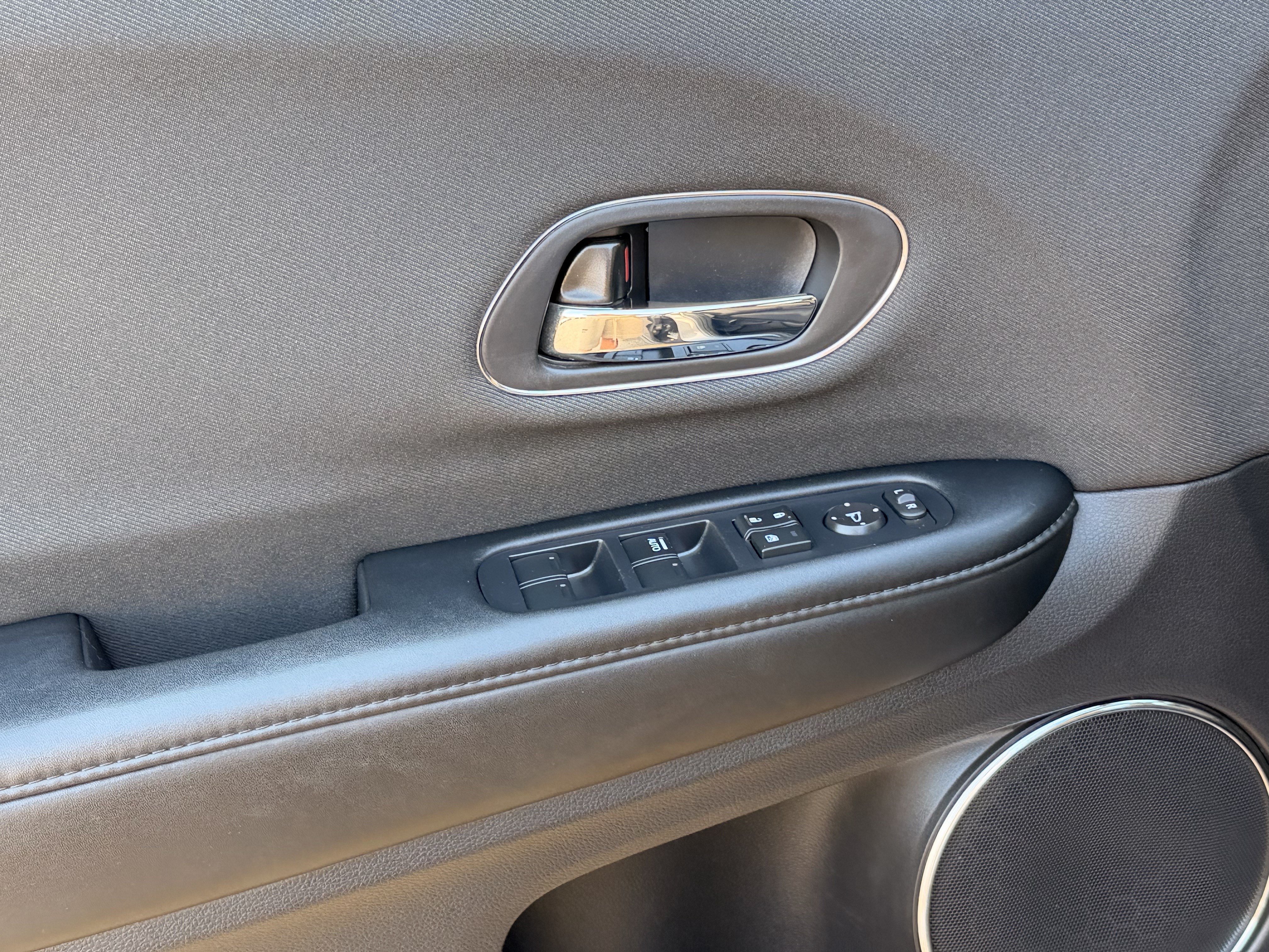 Used 2022 Honda HR-V EX image 8