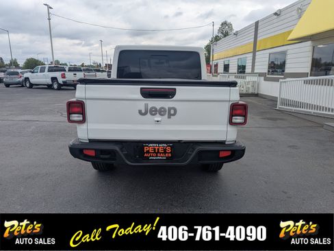 Used 2020 Jeep Gladiator Overland image 3