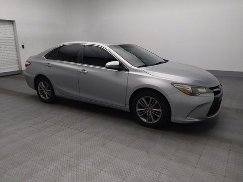 Used 2015 Toyota Camry SE FWD image 11