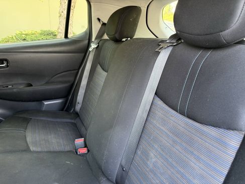 Used 2019 Nissan Leaf S Plus w/ Protection Package FWD image 8